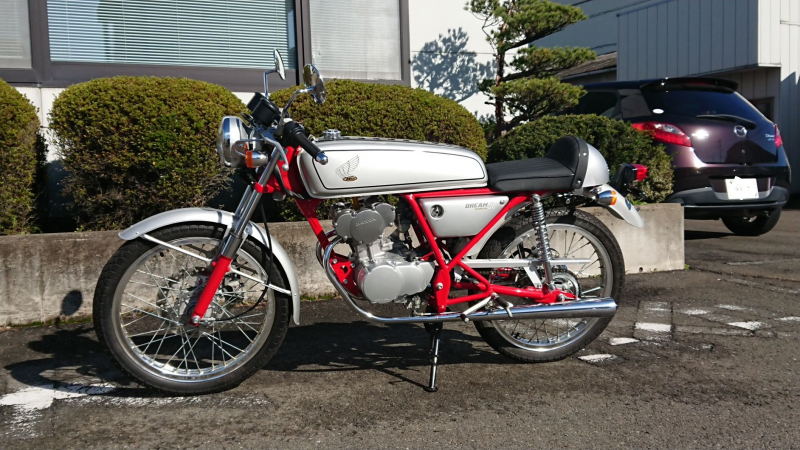 業務用ロッカー型乾燥機の高崎精器にホンダドリーム５０が入荷しました